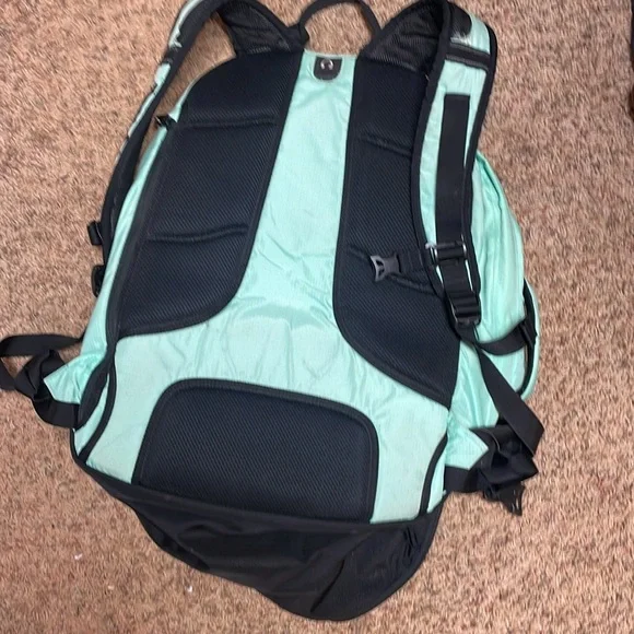 L L Bean bookbag with lots of compartments - Picture 3 of 9